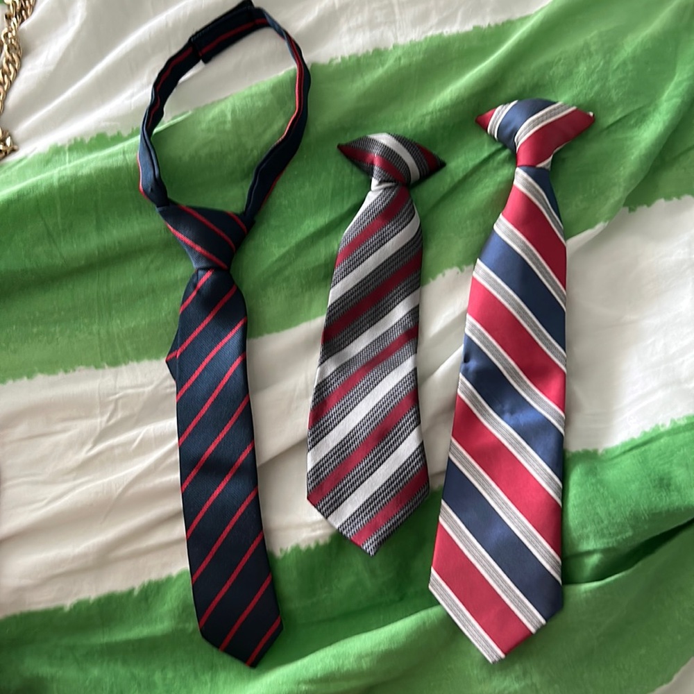 Souveign *code Little boys tie clips one Velcro wrap around neck tie